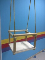 Качели подвесные (деревянные) - fgospostavki.ru - Зеленогорск