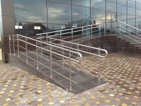 Перила для входной группы с двойным поручнем - fgospostavki.ru - Зеленогорск