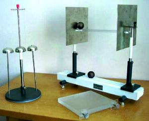 Демонстрационная установка «Конденсатор универсальный раздвижной»  - fgospostavki.ru - Зеленогорск