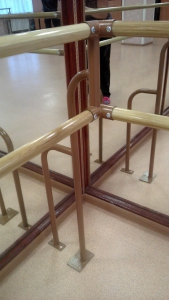 Кронштейн напольный угловой (двухрядный) - fgospostavki.ru - Зеленогорск